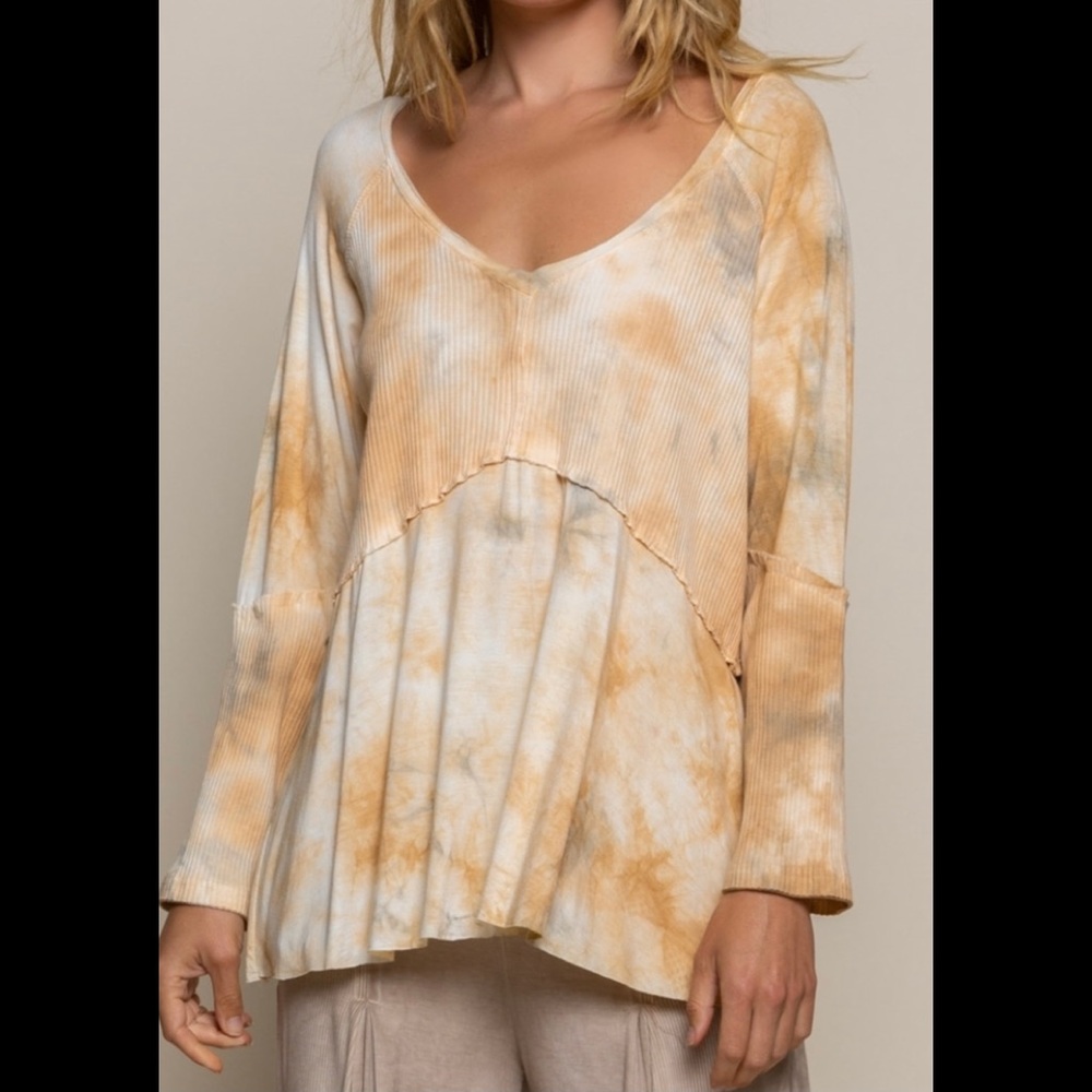POL Tie-Dye Tunic in Cream and Tan